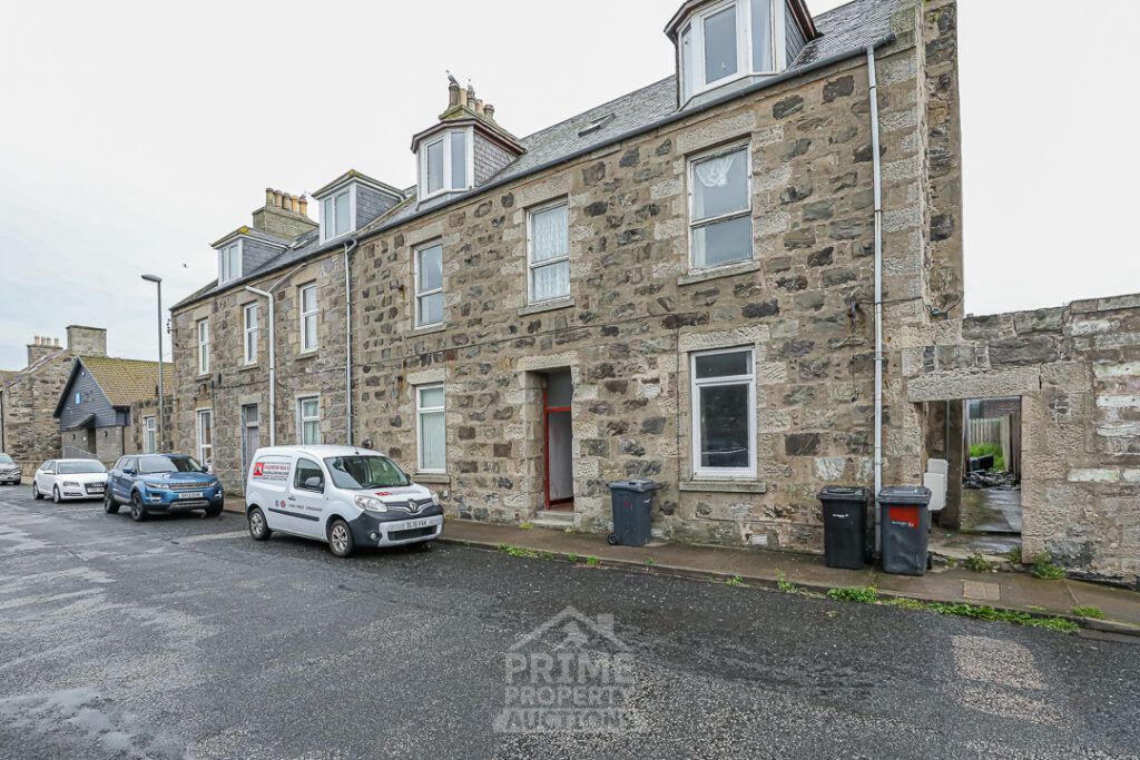 Property photo 2 of 25