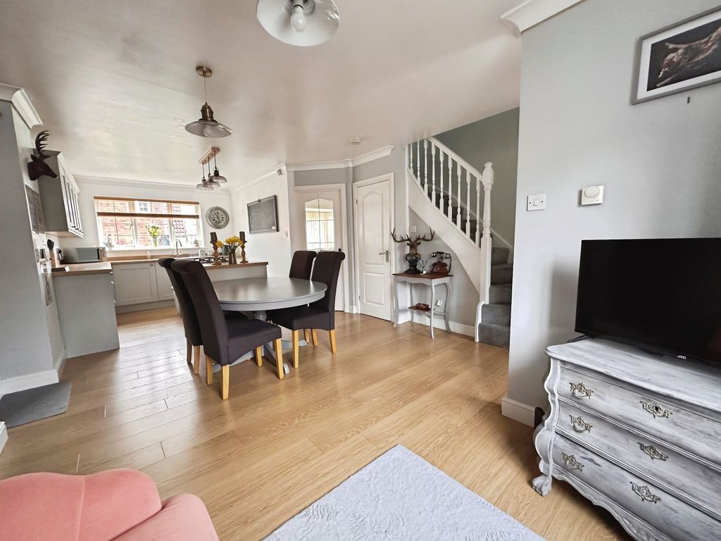 Property photo 3 of 26 Kitchen/Diner/Family Room