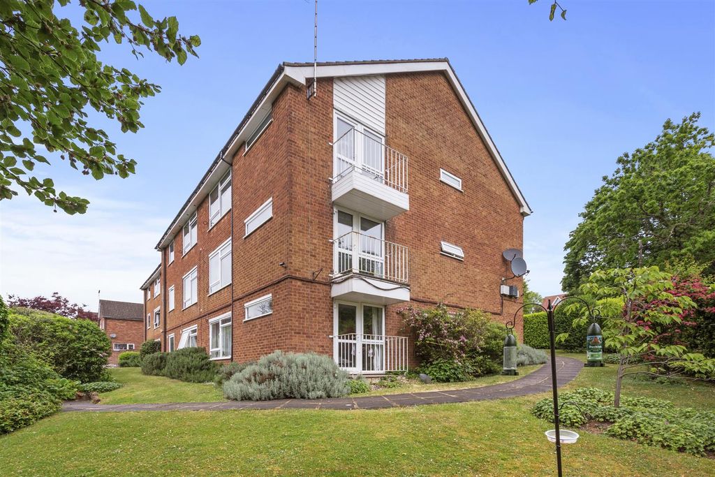 Property photo 1 of 12 Hillcrest, Shrubbery Rd-11.Jpg