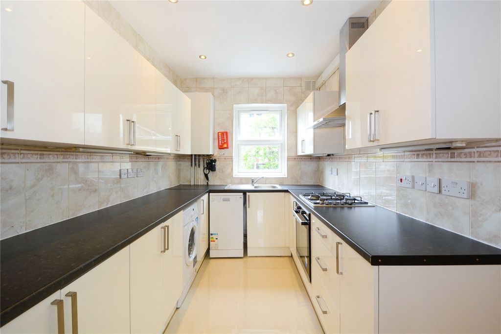 Property photo 2 of 12 Kitchen