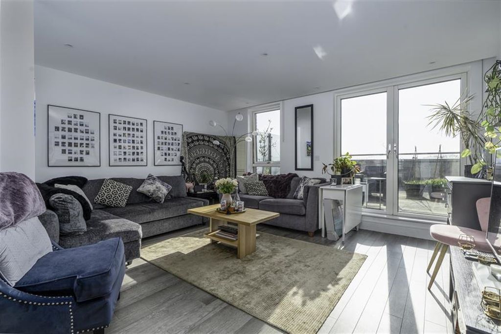 Property photo 1 of 18 (Main)