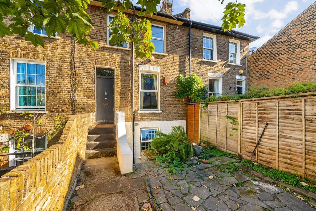 Property photo 1 of 5