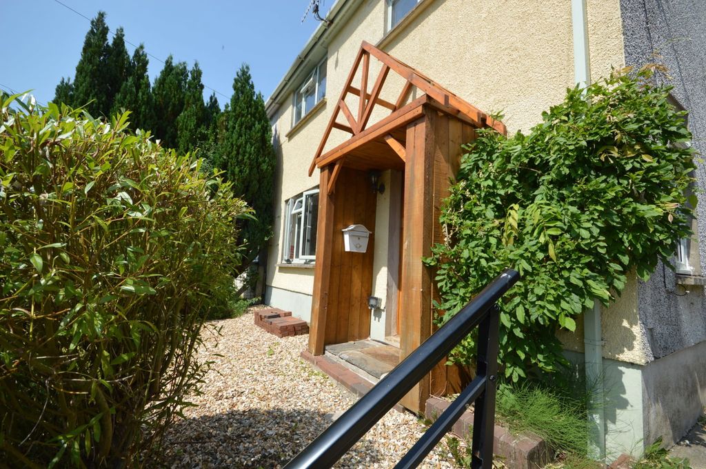 Property photo 2 of 28