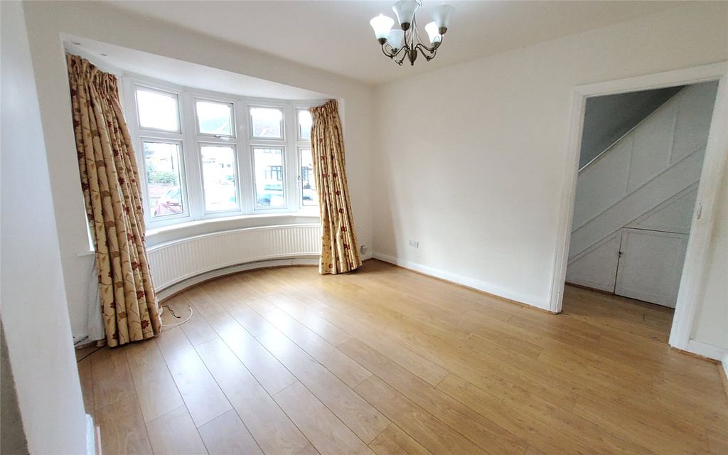 Property photo 2 of 11 Picture No. 23