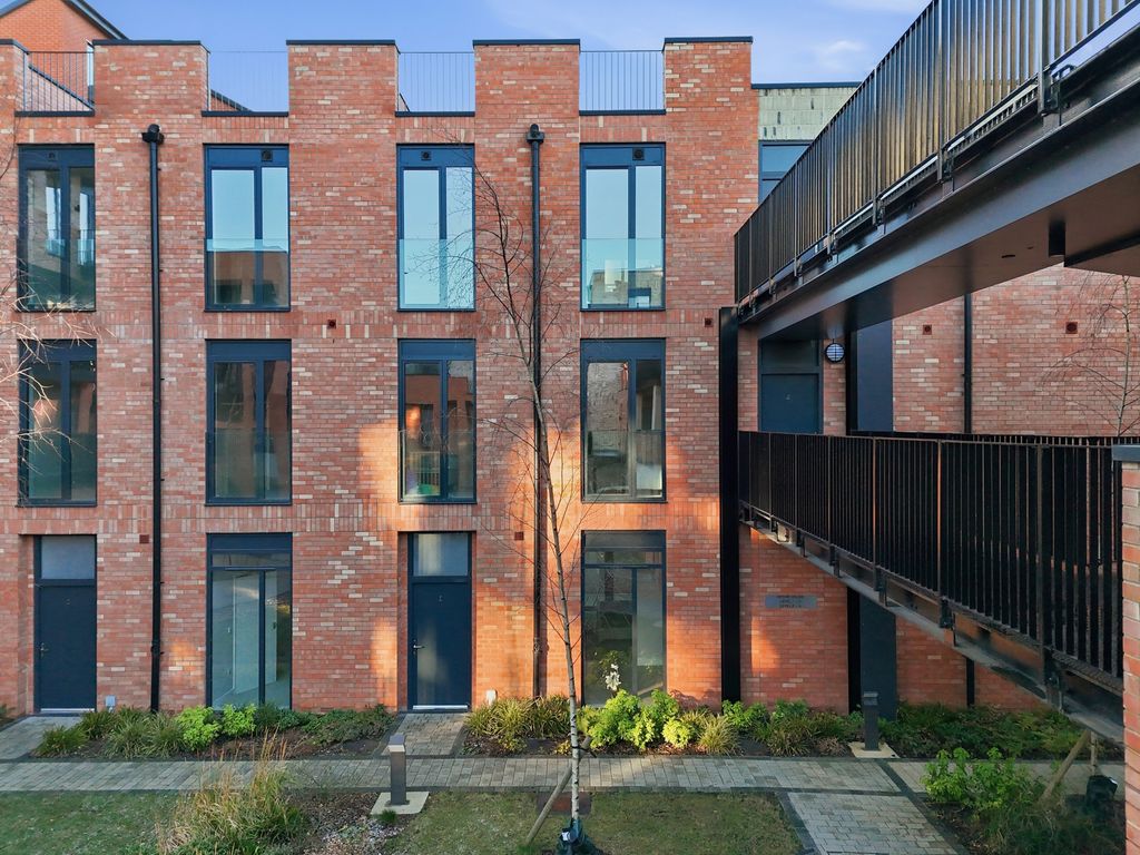 Property photo 3 of 24