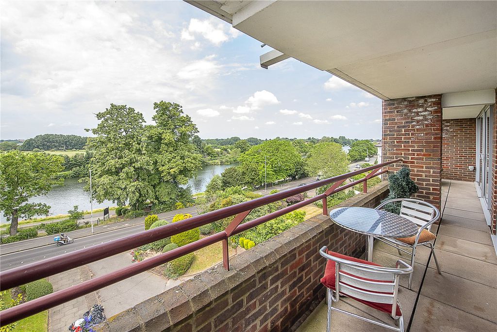 Property photo 1 of 22 Picture No. 05