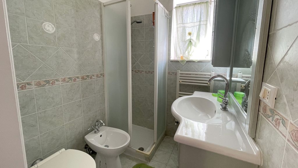 Property photo 2 of 46