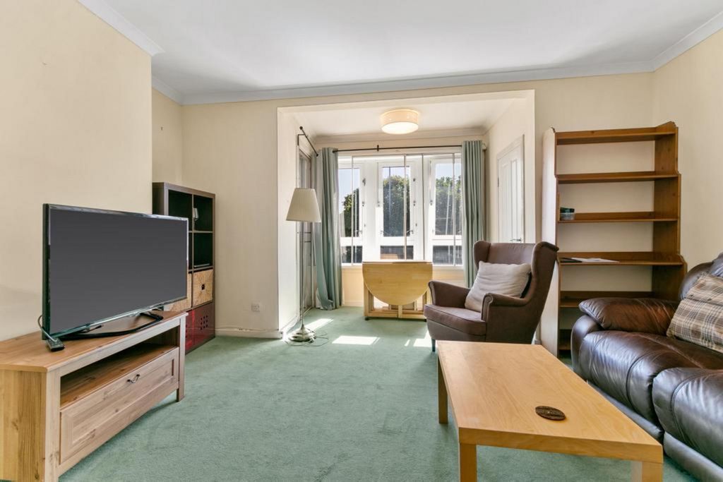 Property photo 2 of 31