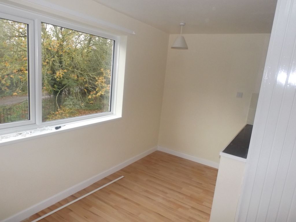 Property photo 3 of 7 Living Area