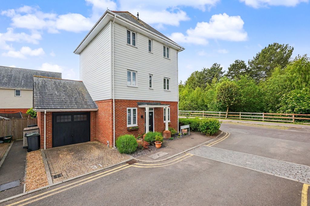 Property photo 1 of 29