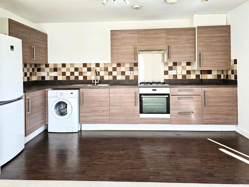 Property photo 3 of 11 Ewemove Basingstoke St Catherine Road Kitchen Area