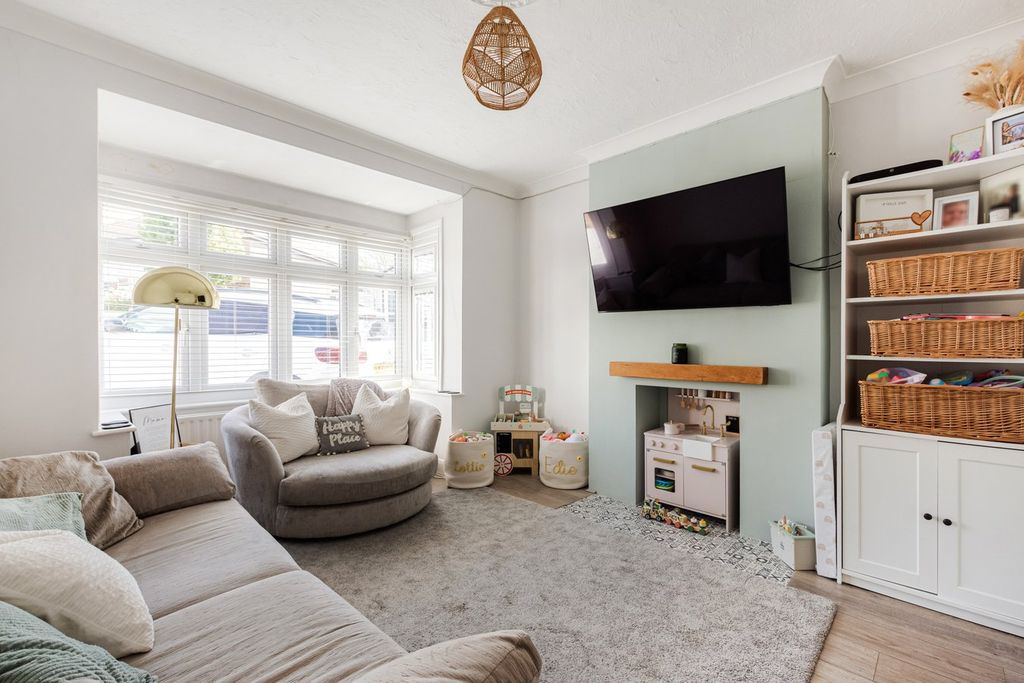 Property photo 2 of 11