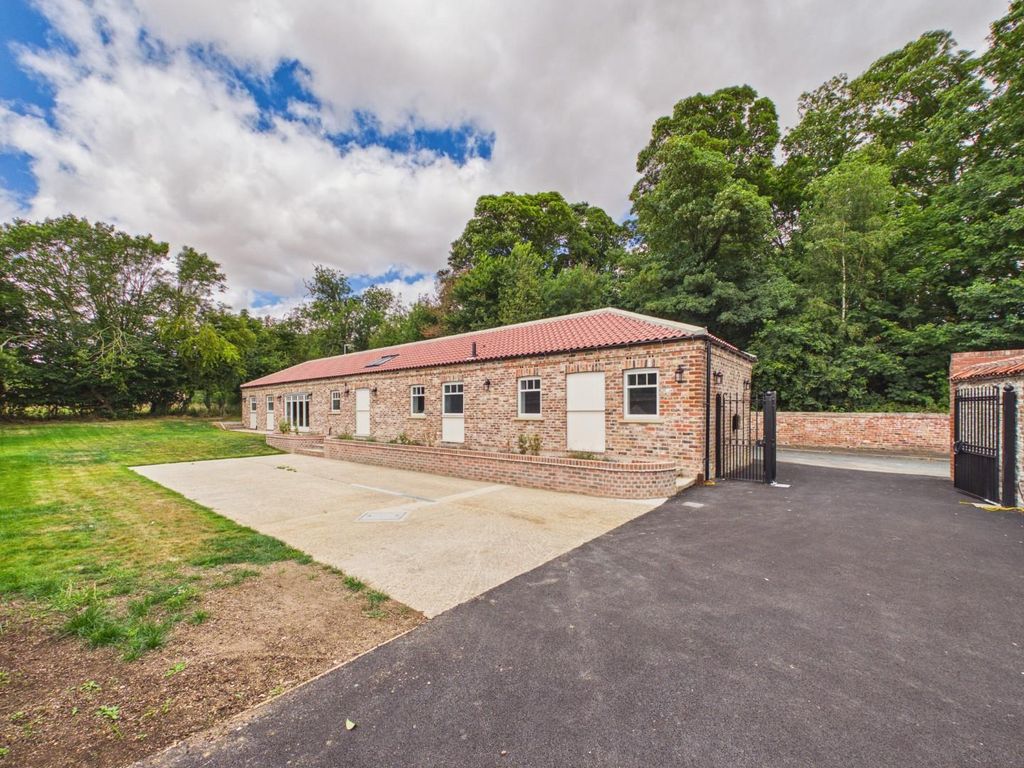 Property photo 1 of 13 Front Exterior