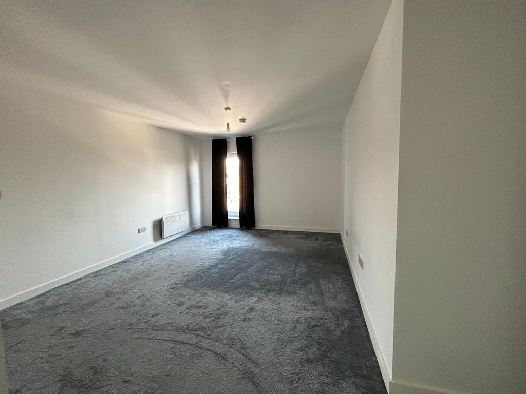 Property photo 3 of 6 Bedroom 1