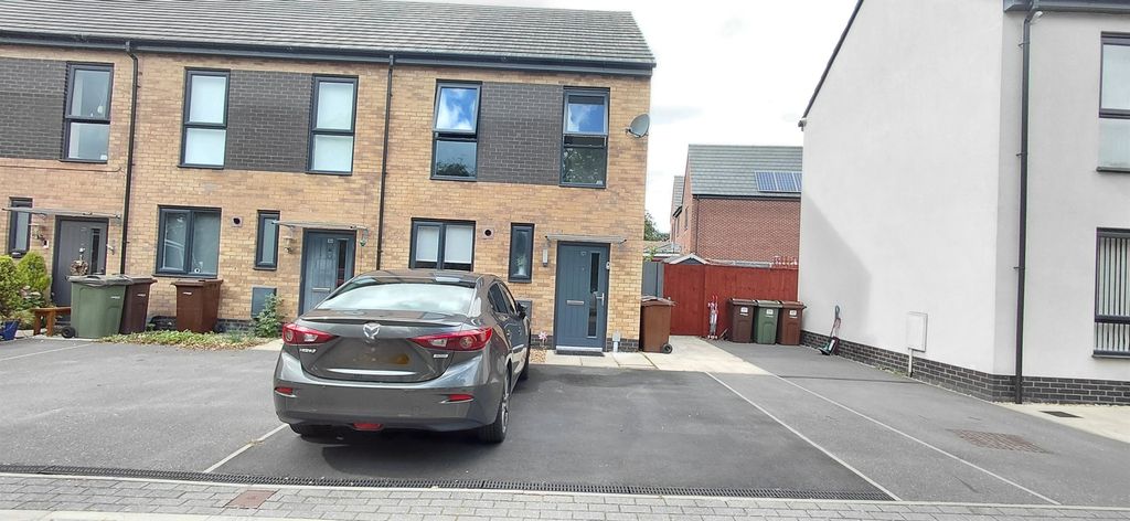 Property photo 1 of 1