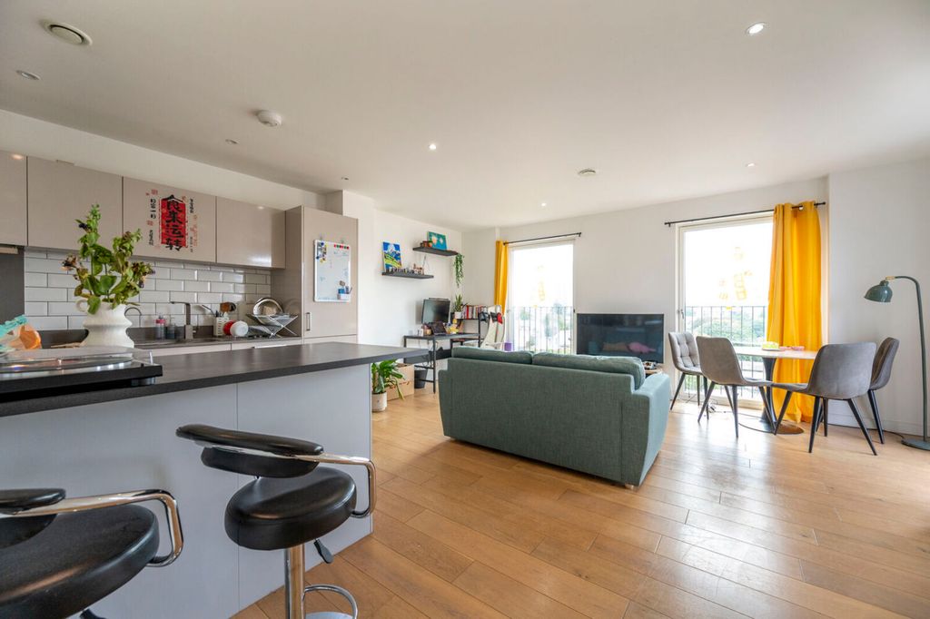 Property photo 1 of 11