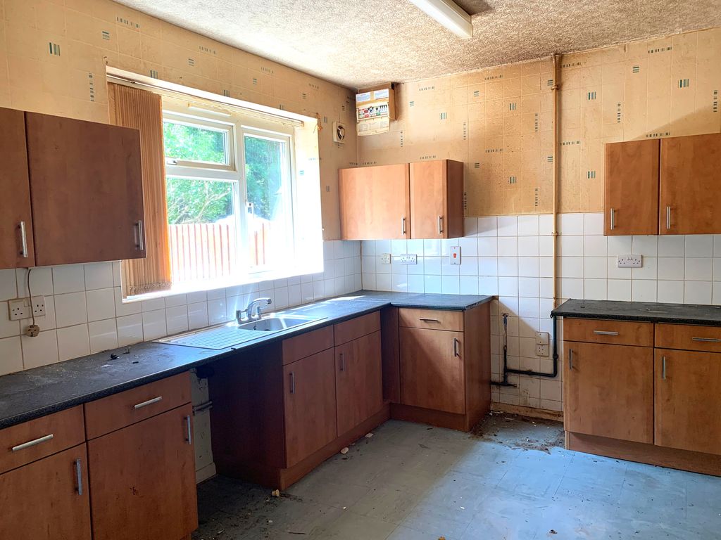 Property photo 3 of 7 R2