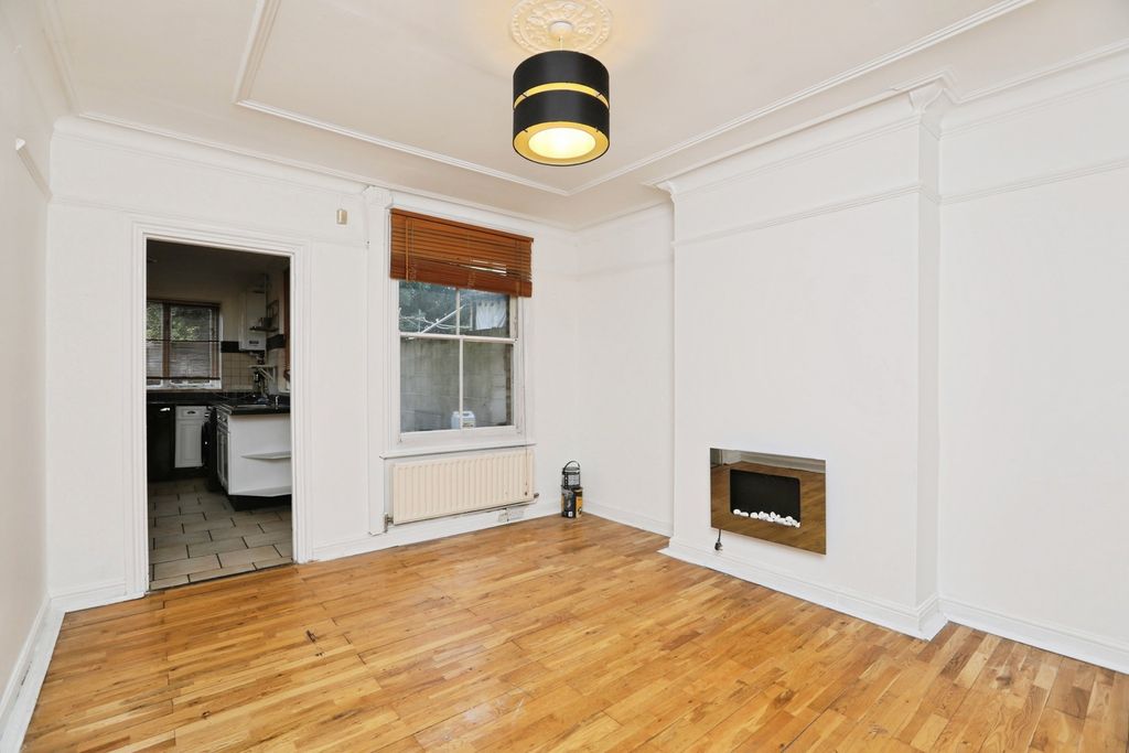 Property photo 3 of 14 Reception