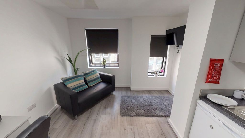 Property photo 2 of 5