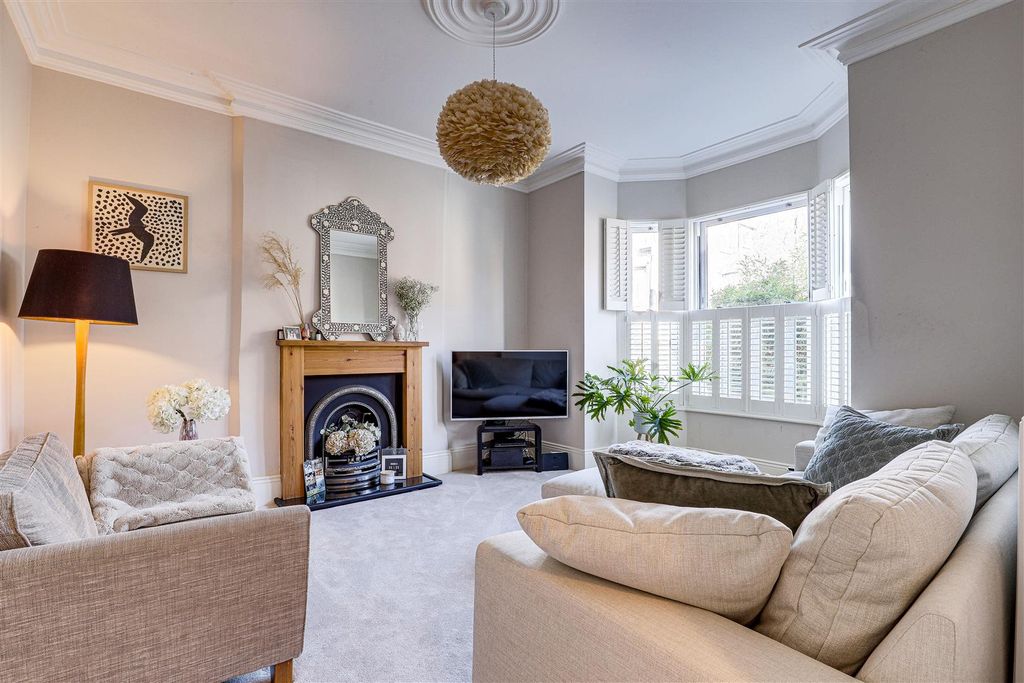 Property photo 2 of 42 11146.Jpg