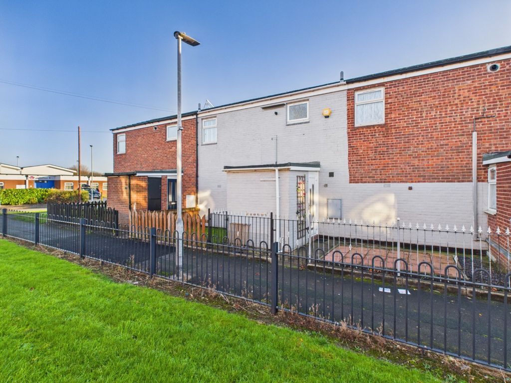 Property photo 1 of 8 4711991