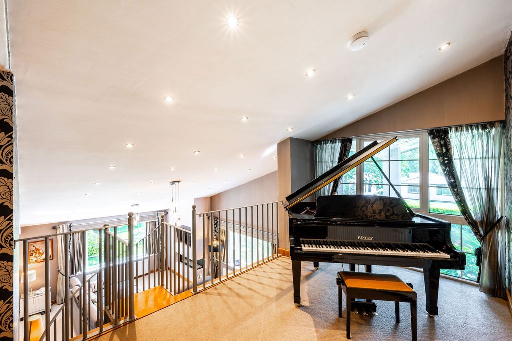 Property photo 3 of 47