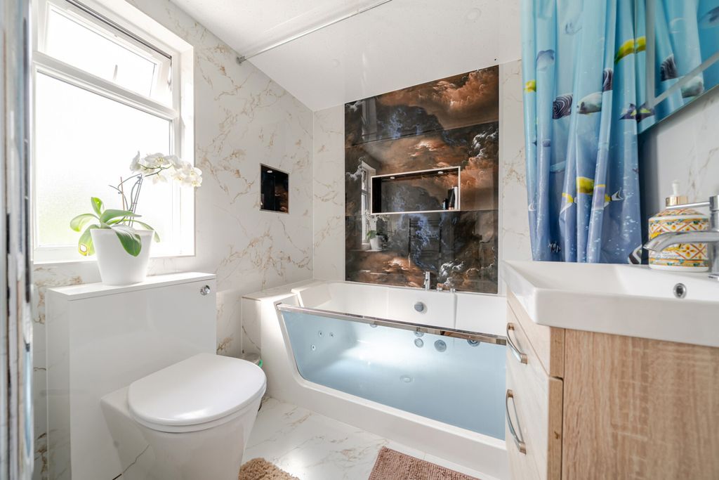 Property photo 3 of 20 1499305-1-6A6B6c2...