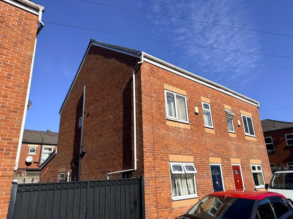 Property photo 3 of 31 6Fd97Fa0-6E50-44E2-951B-89E641467Fa8.Jpg