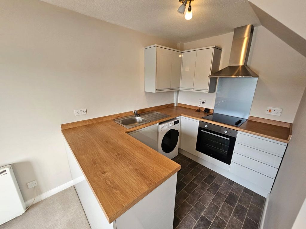 Property photo 2 of 11 Picture No. 14