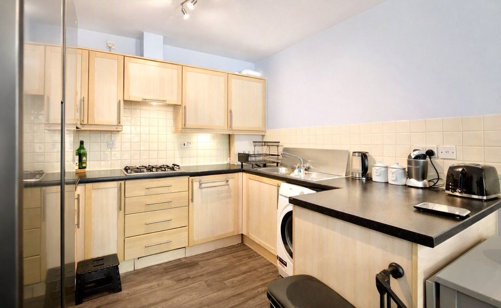 Property photo 3 of 16 Kitchen
