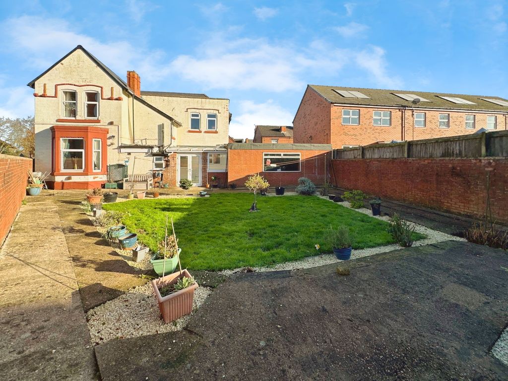 Property photo 1 of 28