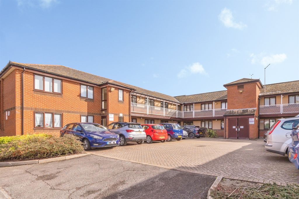 Property photo 1 of 14