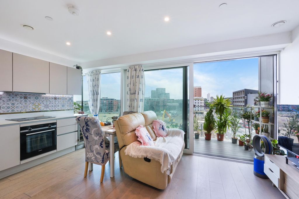 Property photo 1 of 11