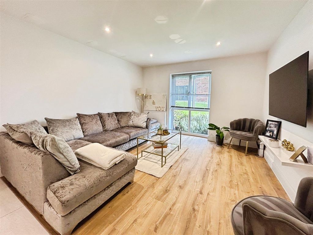 Property photo 2 of 10 F3A781E8-Img_2173.Jpeg