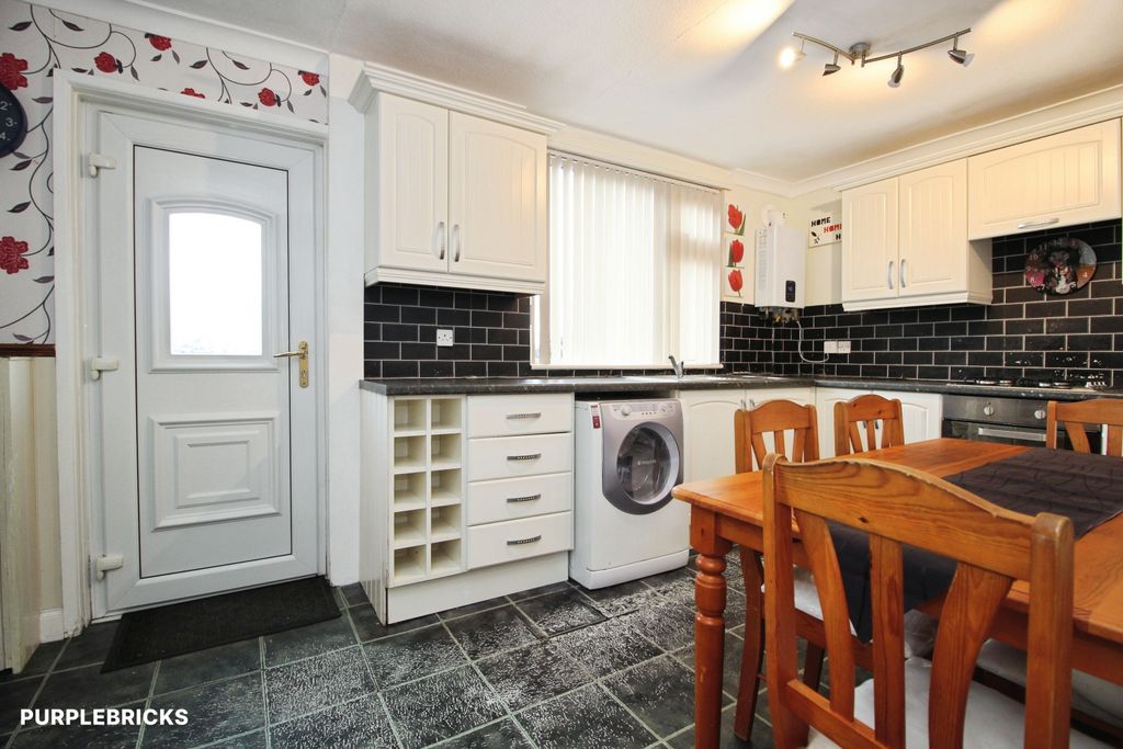 Property photo 2 of 19 Kitchen/Dining Room