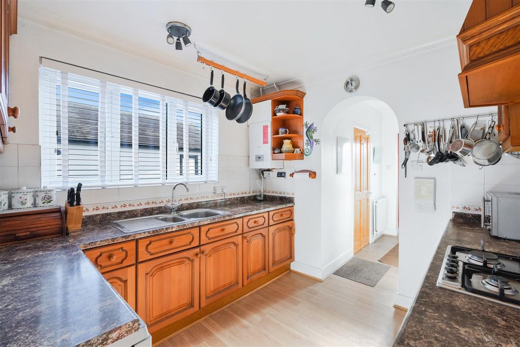 Property photo 3 of 20 Fairlawn Grove, 25 (11).Jpg