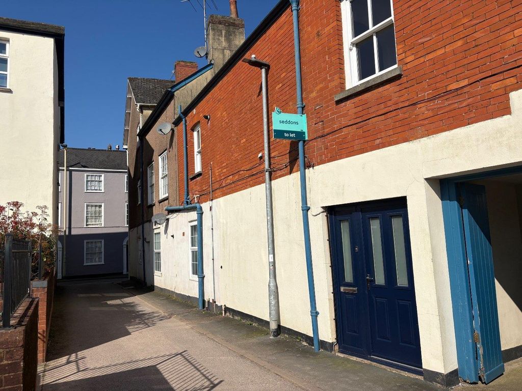 Property photo 1 of 5 Tiverton Seddons