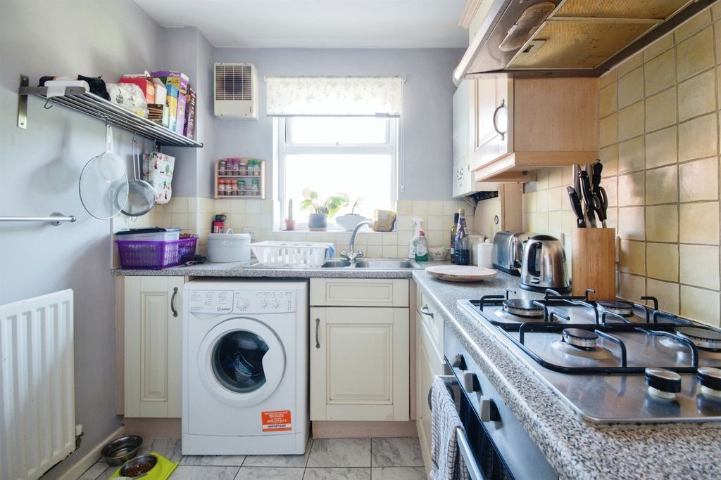 Property photo 3 of 14