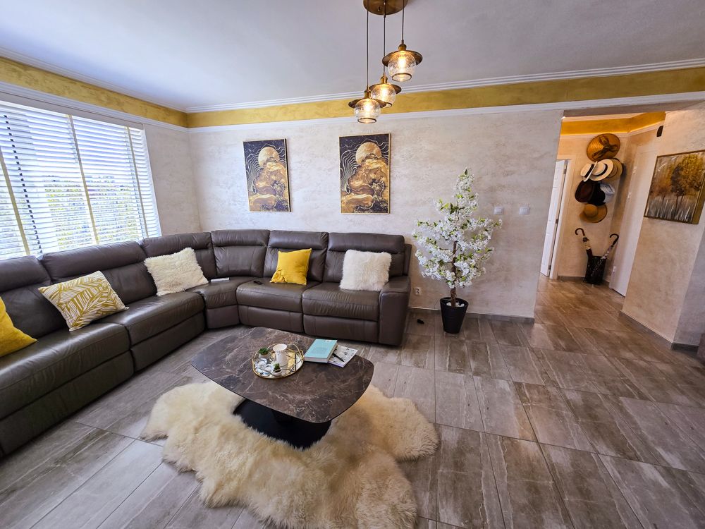 Property photo 3 of 25