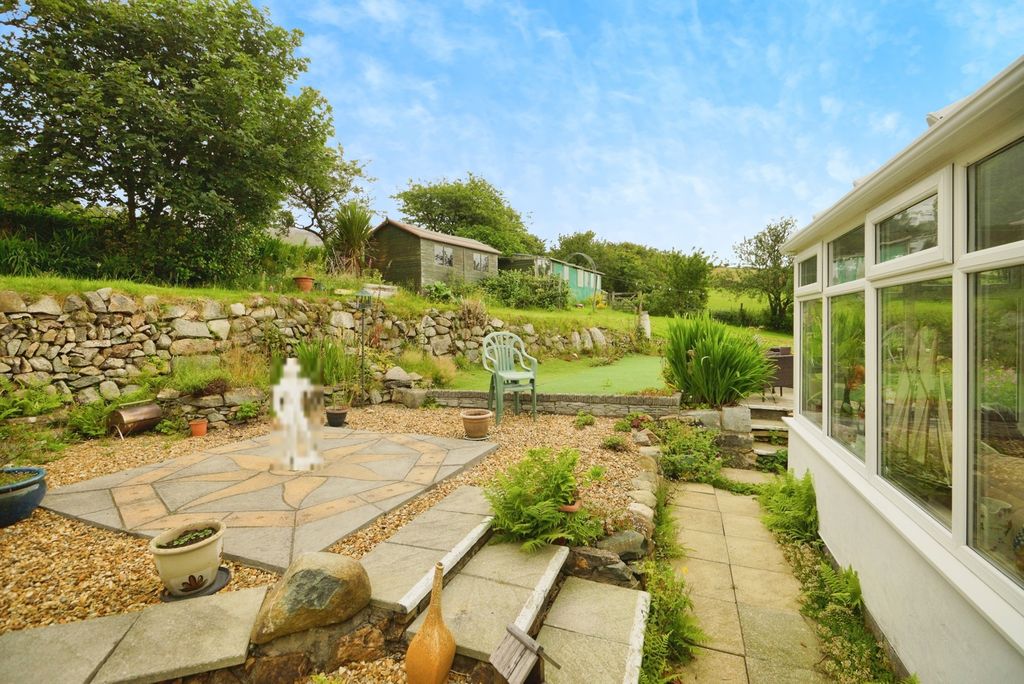 Property photo 3 of 28 Photo