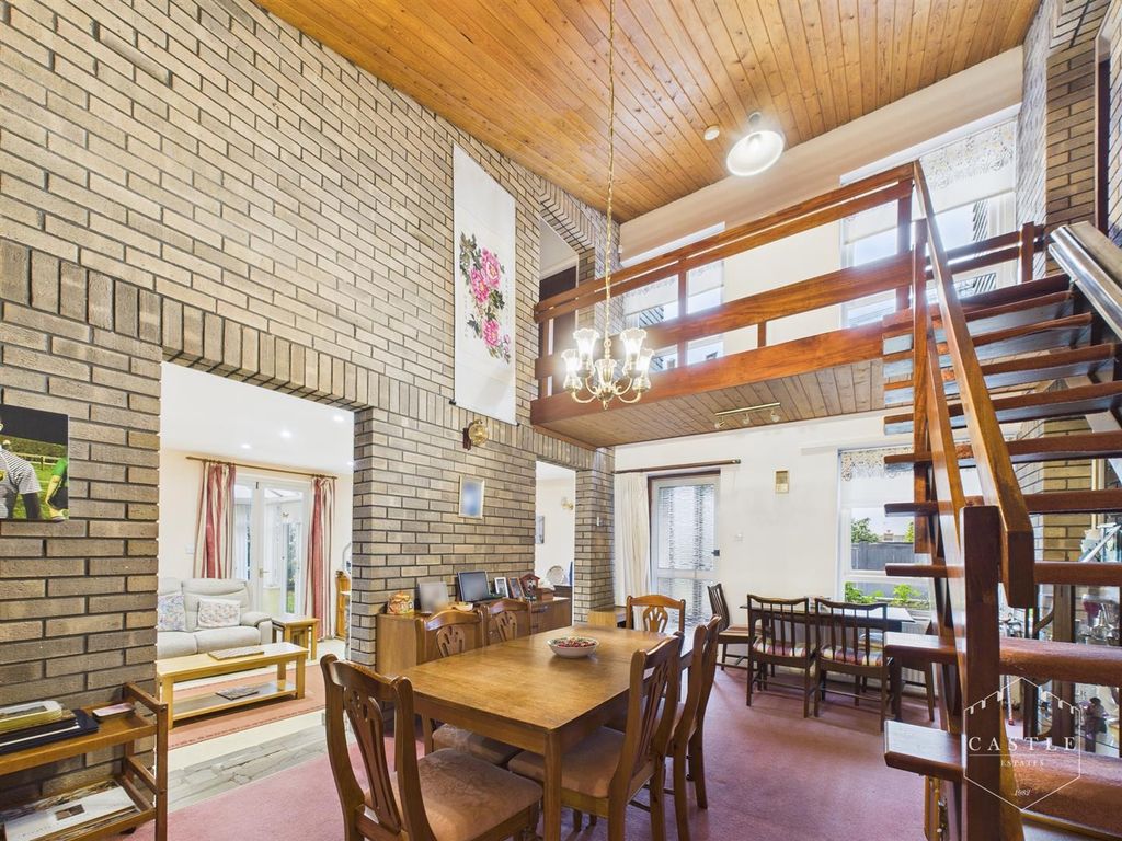 Property photo 2 of 27 Reception Dining Room