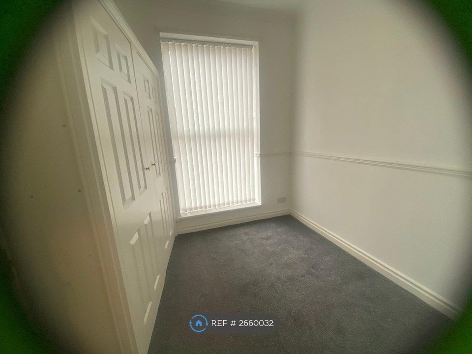 Property photo 3 of 4 Bedroom