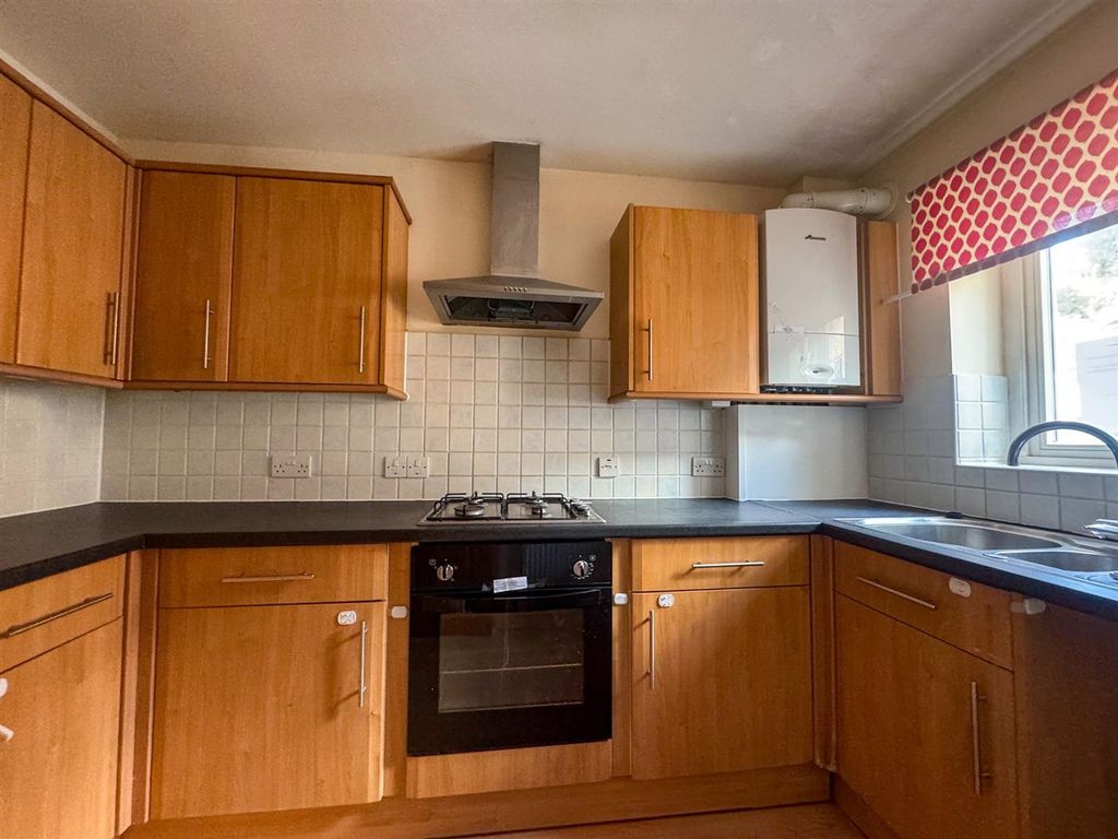 Property photo 2 of 16 Kitchen