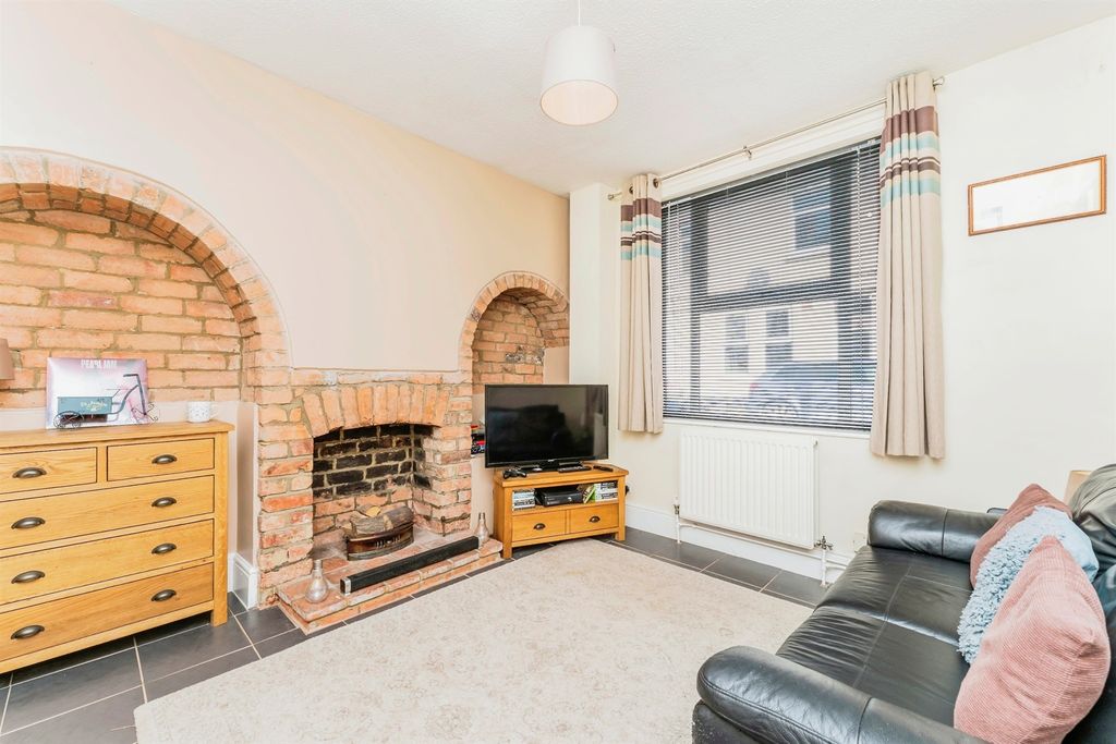 Property photo 3 of 17