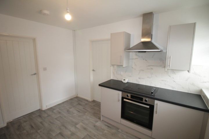 Property photo 2 of 12 Kitchen 2