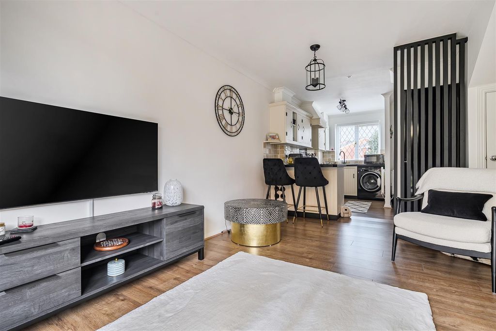 Property photo 2 of 18 1376967-8-6911Edaf61877.Jpg