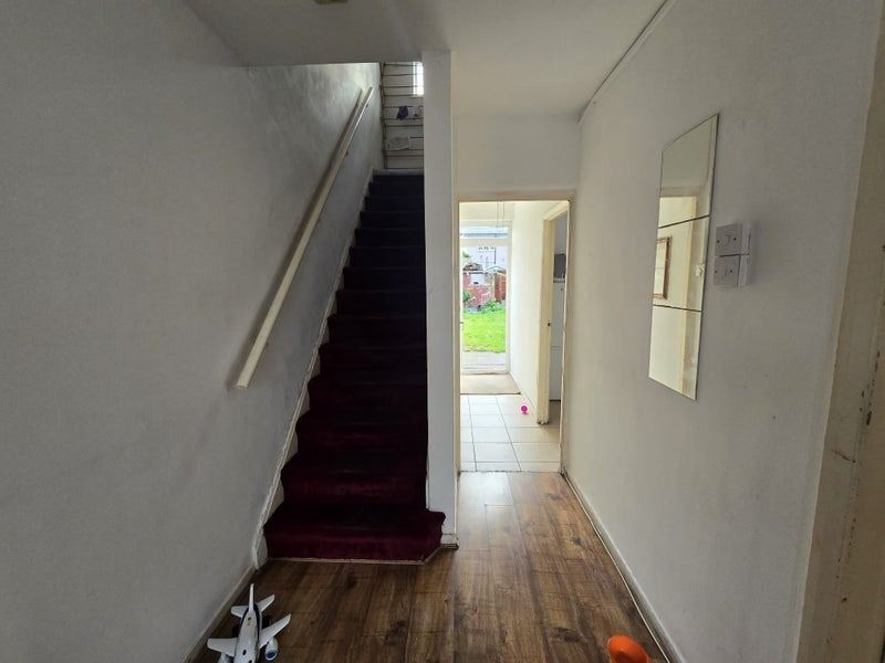 Property photo 2 of 6