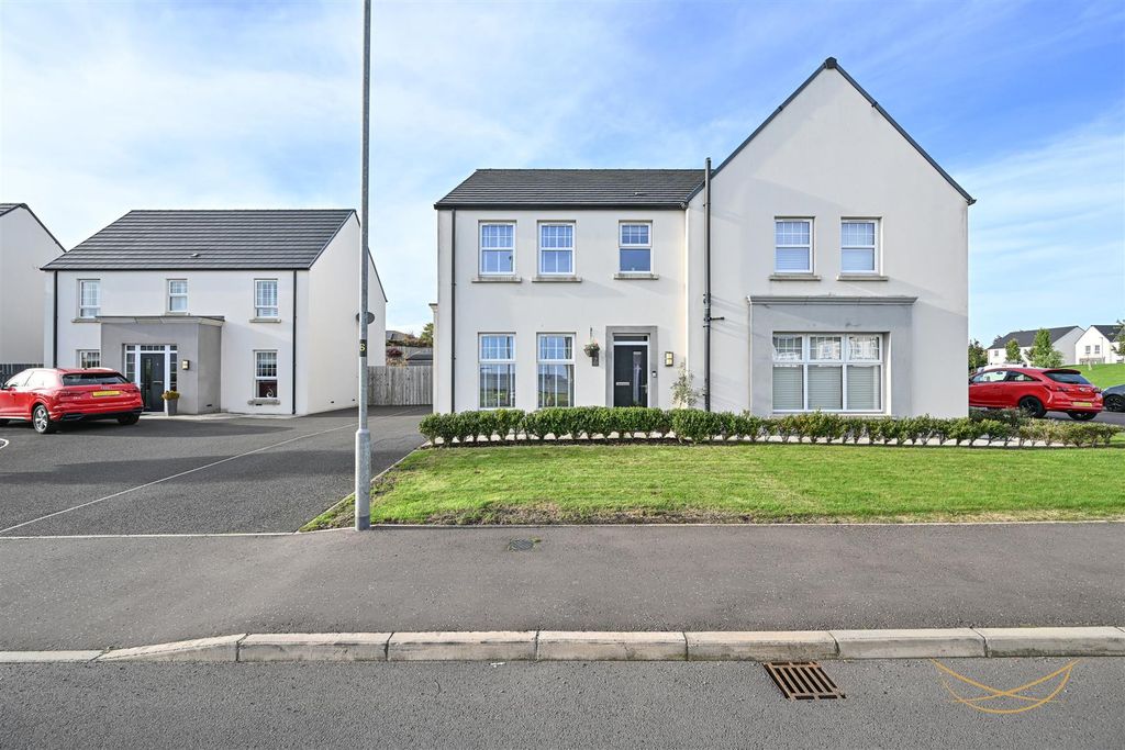 Property photo 3 of 33 Dhp-3.Jpg