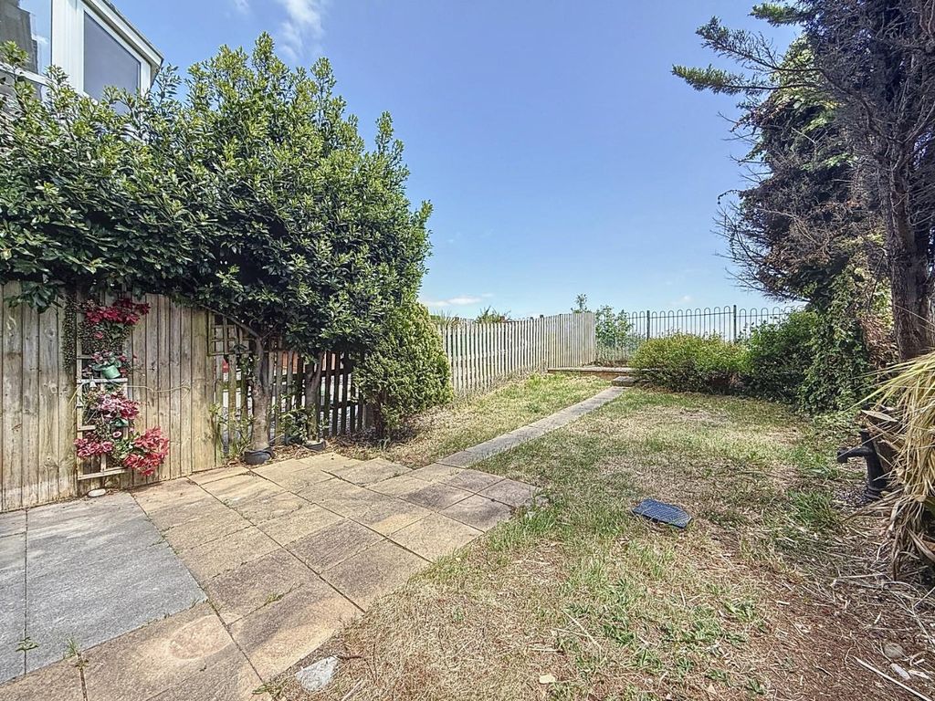 Property photo 1 of 33 Rear Garden
