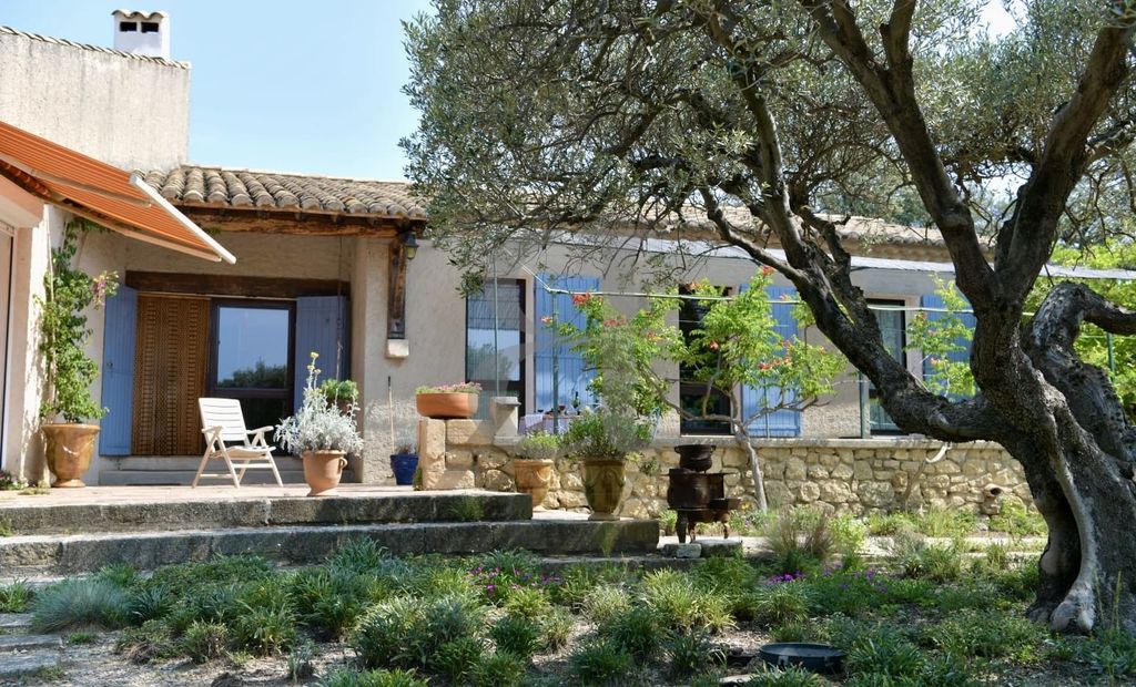 Property photo 2 of 19